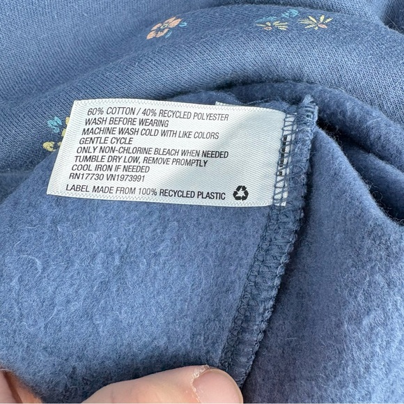 Colsie Blue Floral Cropped Hoodie - Picture 3 of 7